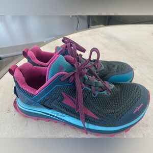 Altra Women's Timp 1.5 - Dark Blue and Pink